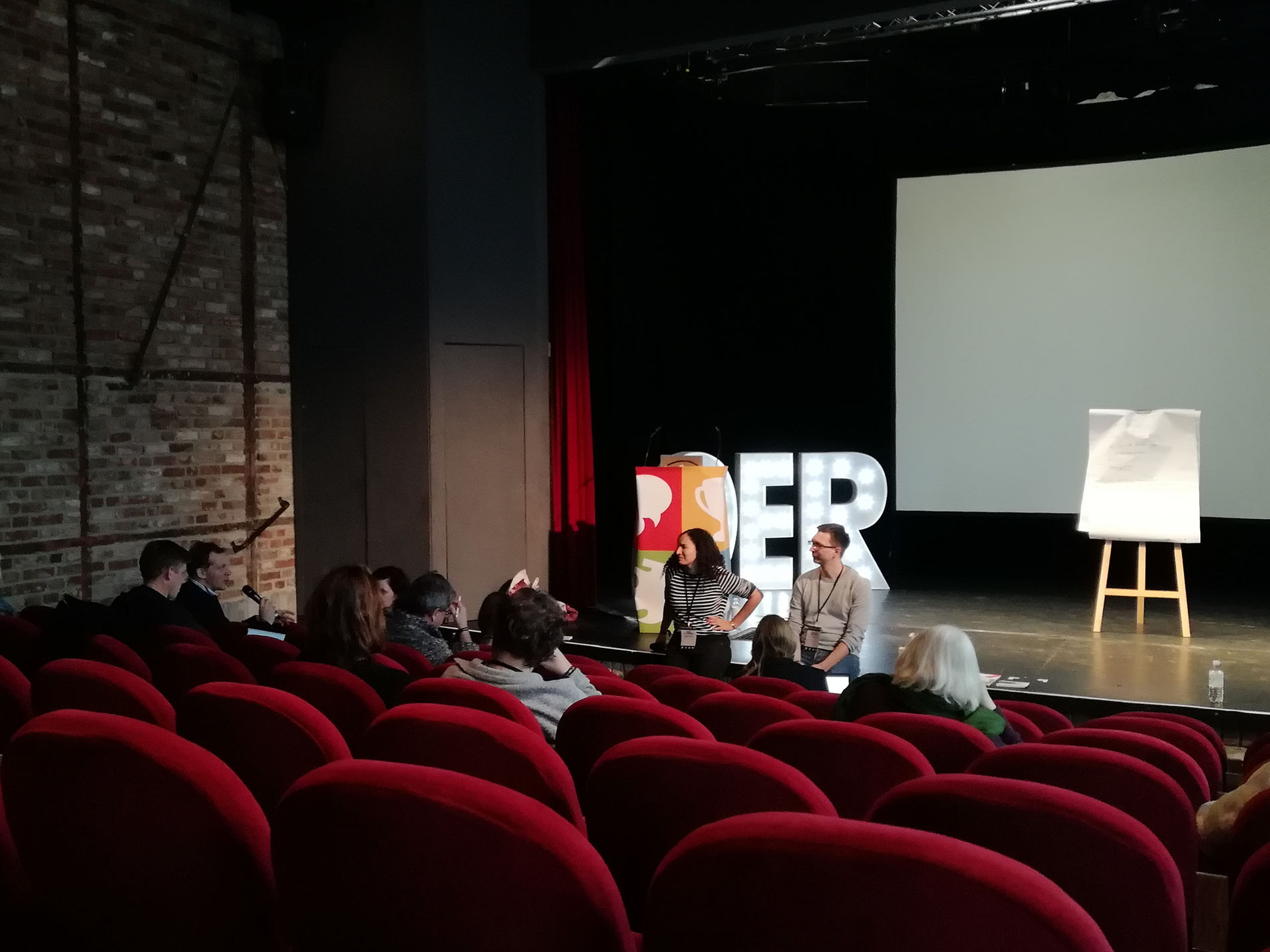 Zuhörende in einem Theatersaal auf dem OER Festival 2017 in Berlin